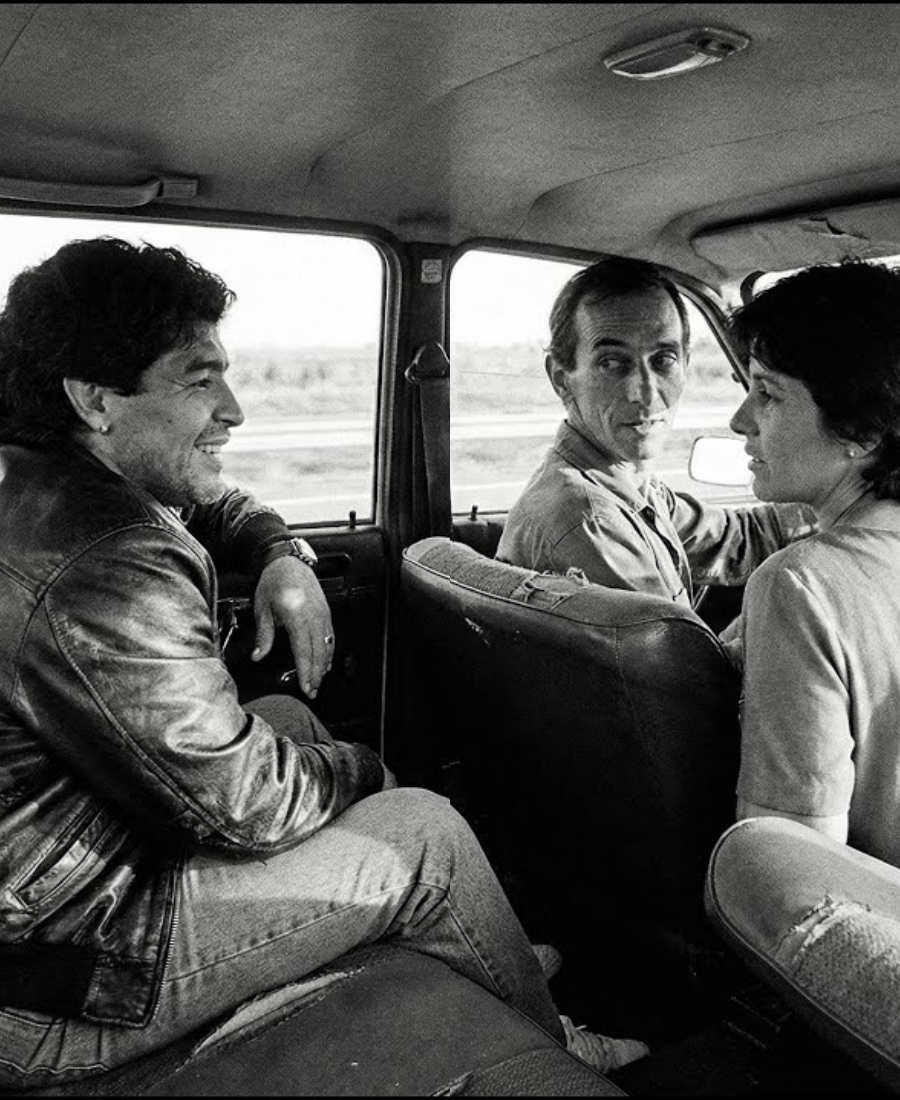 Maradona hizo dedo en ruta y Renault 12 se detuvo — Lo que Diego hizo después nunca lo esperaban