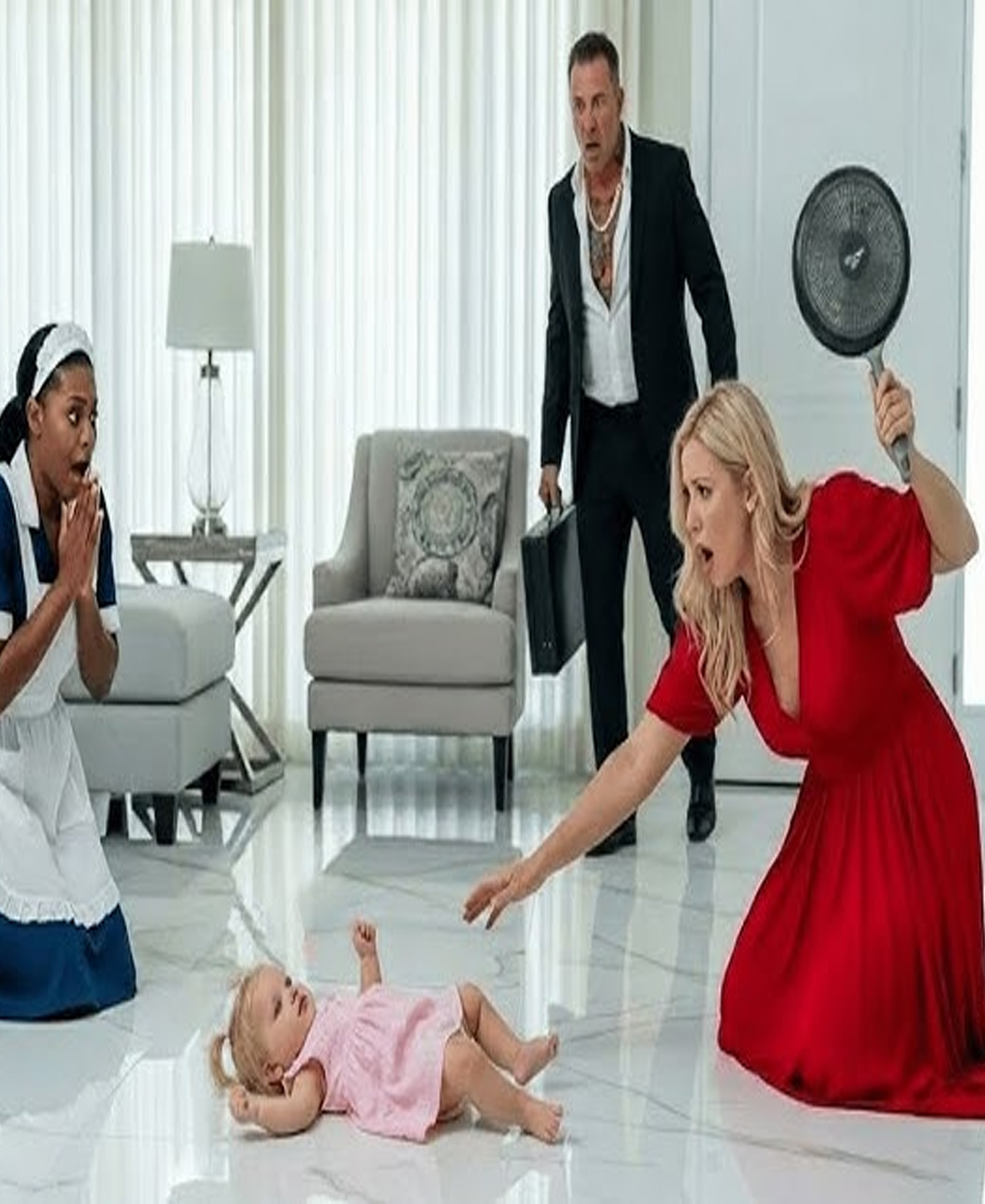 Los ojos de Ada se abrieron de par en par cuando vio a Emma, ​​la sartén se deslizó ligeramente mientras la sorpresa atravesaba su furia, y por un frágil segundo…