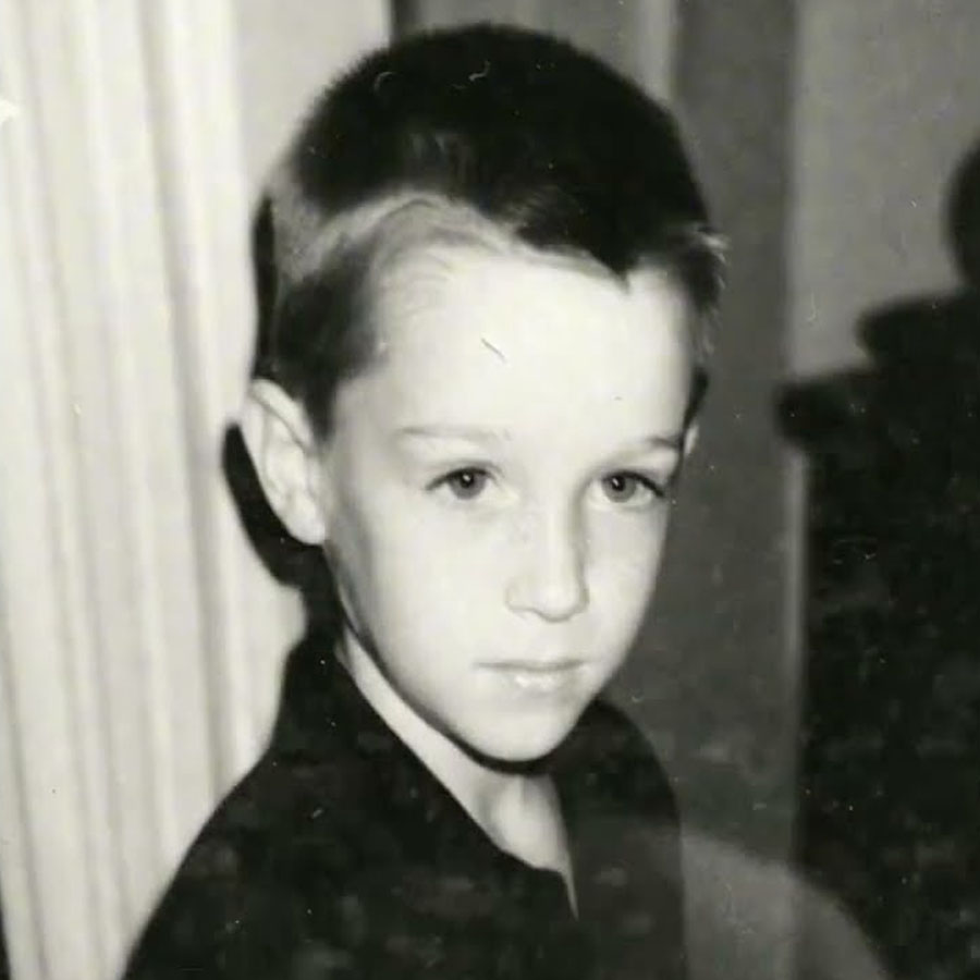 NIÑO de OREGÓN Hablaba de un “AMIGO ALTO en el BOSQUE” — Un Mes Después Desapareció…