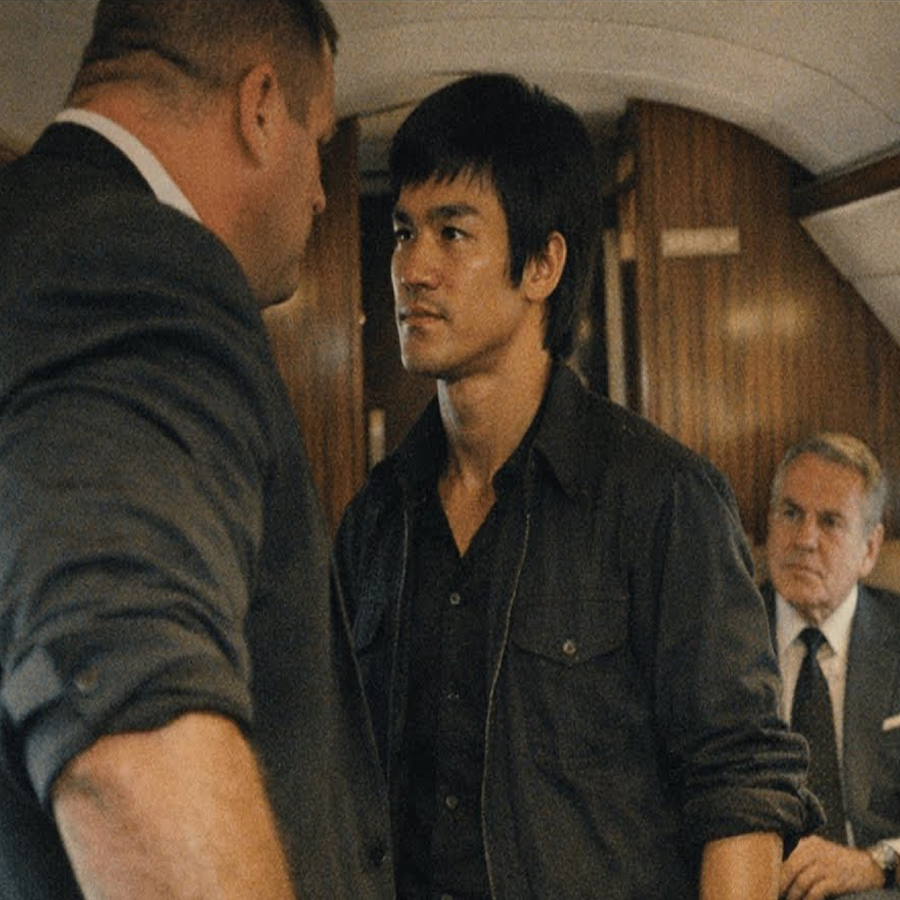 Guardia de Millonario Dijo ‘Artes Marciales Basura’ a Bruce Lee—Solo 4 Vieron Esa Pelea Peligrosa…