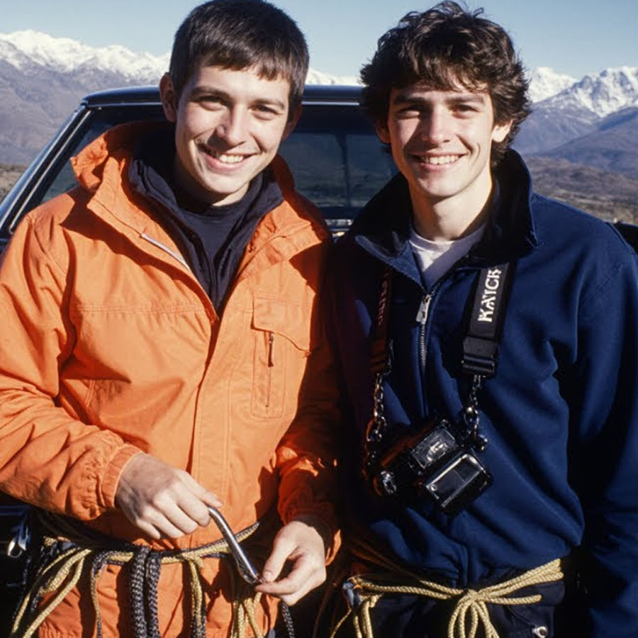 Dos alpinistas desaparecieron en Colorado — 6 años después, un dron los halla en el acantilado.